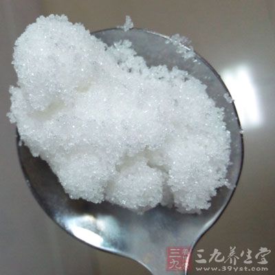 花生油50克、精鹽2克、雞精1克、紅油5克、蚝油5克、白糖2克