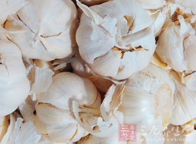大蒜10克，姜5克，香蔥1段