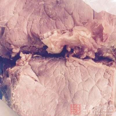 牛肉含鉀和蛋白質鉀是大多數運動員飲食中比較缺少的礦物質 牛肉含鉀和蛋白質鉀是大多數運動員飲食中比較缺少的礦物質