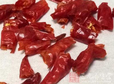 干辣椒50克，花椒60克，姜4克，蔥5克