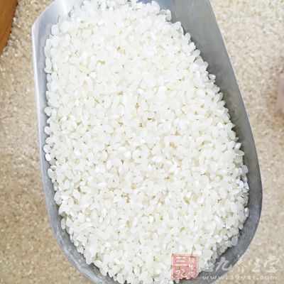 白菜葉2片、大米250克