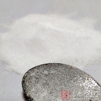 鹽適量，生粉適量，竹笙適量