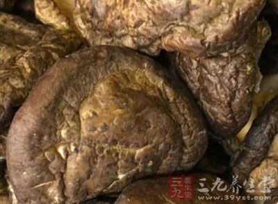 糯米100克，豬肉餡200克，香菇5朵，胡蘿卜1根