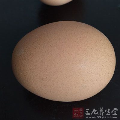 豬裡脊肉200克，雞蛋4個，味精2克，料酒30克