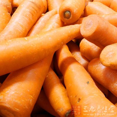 魚糕、蔥、胡蘿卜、黃瓜、生抽、水澱粉、少許剁椒醬、白醋、番茄醬 魚糕、蔥、胡蘿卜、黃瓜、生抽、水澱粉、少許剁椒醬、白醋、番茄醬