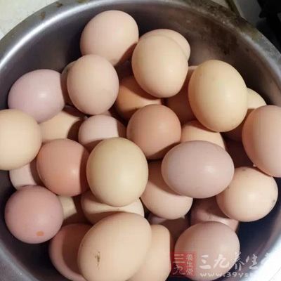 4個蛋,糖30克,鹽1小勺,糖20克 4個蛋,糖30克,鹽1小勺,糖20克