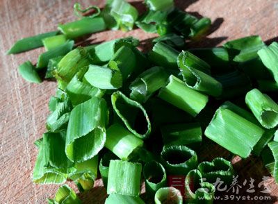 各式各樣的蔬菜。例如金針菜，蘑菇，莴筍，蔥