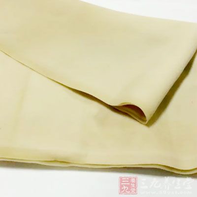 最後放入容易熟的蔬菜類和豆制品類