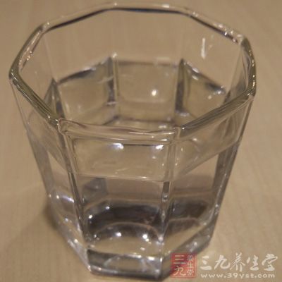 中筋面粉300克，清水適量
