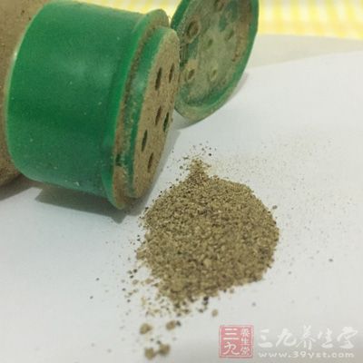 鴉片魚頭1個,食用油適量,胡椒粉適量 鴉片魚頭1個,食用油適量,胡椒粉適量
