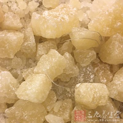 紅果(山楂)500克，冰糖250克，水適量