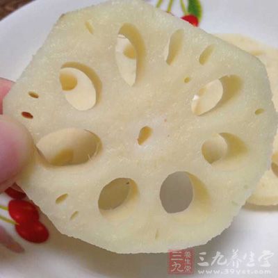 鮮藕，糯米，紫米，冰糖，桂花蜂蜜或糖桂花