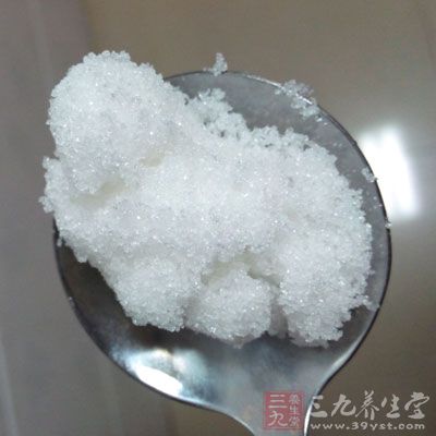 雞蛋4個、面粉、白糖、鹽、植物油、牛奶