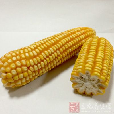 排骨300克,玉米2-3條,胡蘿卜一條 排骨300克,玉米2-3條,胡蘿卜一條