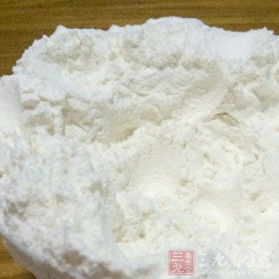 雞蛋，面粉，牛奶，白糖黃油，核桃絲，瓜子仁，果脯