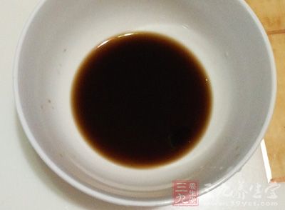 皮皮蝦、水、姜、蒜、糖、陳醋
