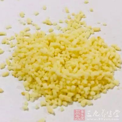 煮開後，可以調味，放鹽和雞精