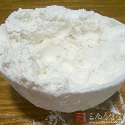 材料：面粉，酵母粉