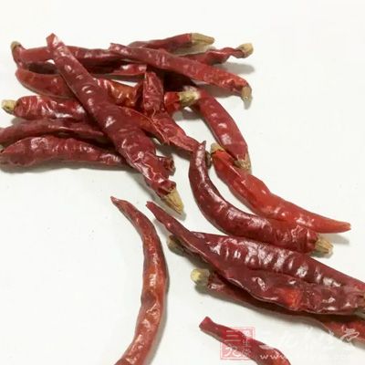裡肌肉片6片,鹹菜2杯,辣椒2根 裡肌肉片6片,鹹菜2杯,辣椒2根
