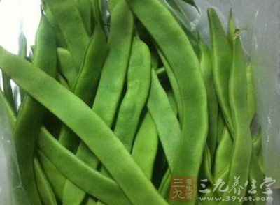 豬排骨600克,扁豆300克,紅蘿卜1根 豬排骨600克,扁豆300克,紅蘿卜1根