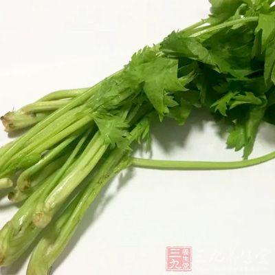 羊肉1000克,芹菜50克,白蘿卜200克 羊肉1000克,芹菜50克,白蘿卜200克