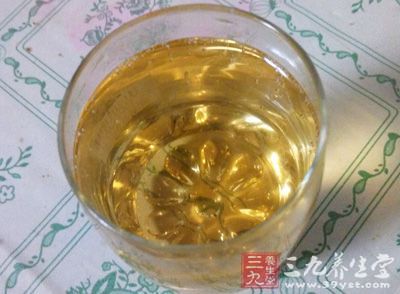 幾粒紅辣椒，啤酒，糖，鹽，油