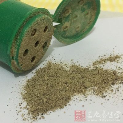 雞胸肉、鹽、胡椒粉、蛋清、面包糠