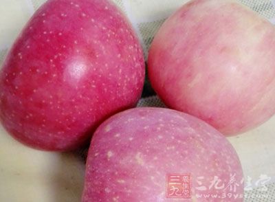 排骨1kg，洋蔥一個，蘋果1/2個