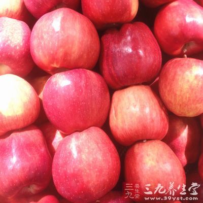 蘋果2個，豬腱肉300克