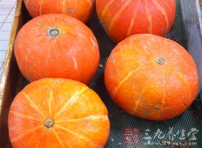 南瓜,白面,蔥花,鹽,核桃仁,糖 南瓜,白面,蔥花,鹽,核桃仁,糖