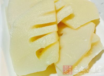 竹筍100克，雞蛋清1個