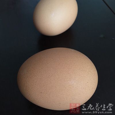 高筋面粉500g，牛奶260ml，雞蛋1個