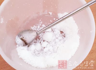 蛋糕,白糖,紅色翻糖,淡綠色翻糖 蛋糕,白糖,紅色翻糖,淡綠色翻糖