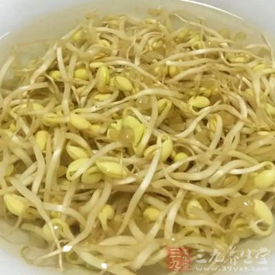 韓式泡菜，火鍋肥牛片，濃湯寶1塊，黃豆芽