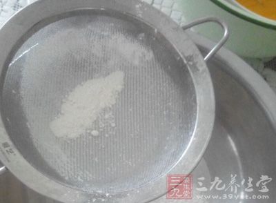 高筋面粉280克，奶粉9克，砂糖24克