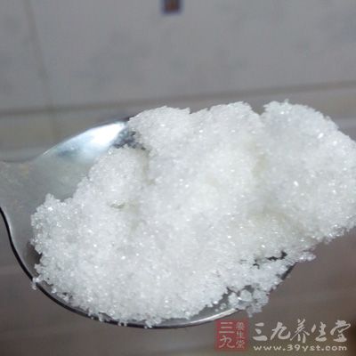 高粉250克，白糖50克，酵母粉3克，鹽2克