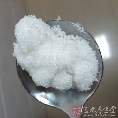 普通面粉75克,黃油20克,牛奶250毫升,白糖30克 普通面粉75克,黃油20克,牛奶250毫升,白糖30克