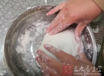 面團,花生醬,油 面團,花生醬,油