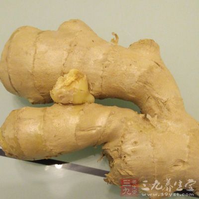 鴨翅一只、臘八豆100克、姜一大塊