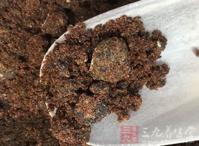 紅糖60克，水40克