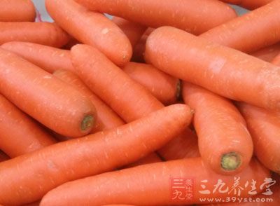 水發木耳，茼蒿桿，胡蘿卜，綠豆芽，搾菜絲，精鹽，香油