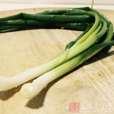 油1大匙、水500ML、蔥一根