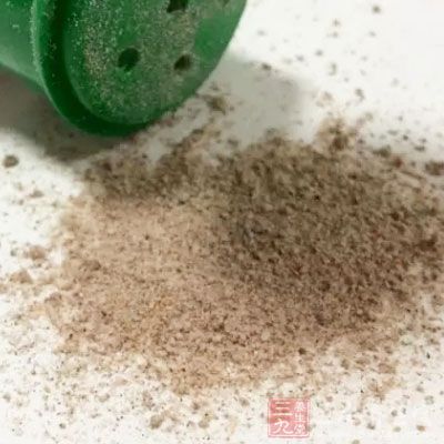 咖喱粉30克，咖喱油30克，料酒30克，食鹽10克，胡椒粉3~5克