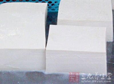 玉子豆腐1卷(245克),老虎蝦6個 玉子豆腐1卷(245克),老虎蝦6個