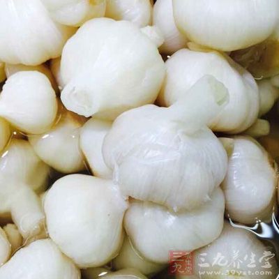 細陽春面2份,豬絞肉100公克,搾菜30公克,蒜末1/2小匙 細陽春面2份,豬絞肉100公克,搾菜30公克,蒜末1/2小匙