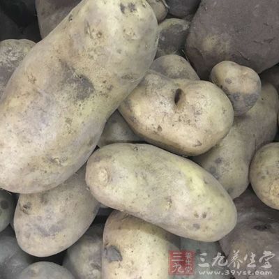 瘦肉,土豆,蔥,姜,蒜,醬油 瘦肉,土豆,蔥,姜,蒜,醬油
