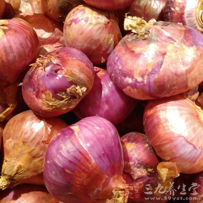 絞肉100公克,馬鈴薯1個,洋蔥1/4個 絞肉100公克,馬鈴薯1個,洋蔥1/4個