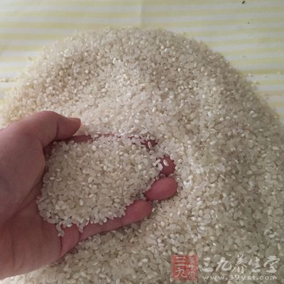 大米,水,油,五花肉,鹽,辣椒,土豆,小蔥 大米,水,油,五花肉,鹽,辣椒,土豆,小蔥