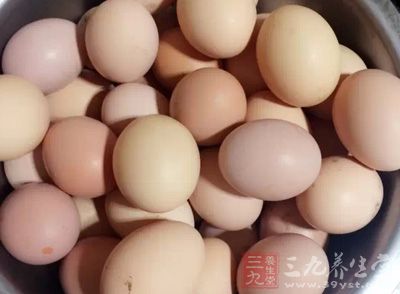 雞蛋2個、低精面粉60g、白糖40g 雞蛋2個、低精面粉60g、白糖40g