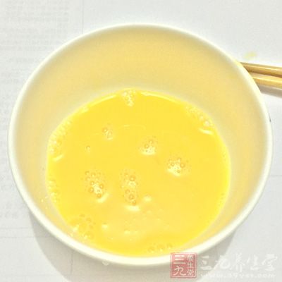 蛋液70g,糖粉40g,低粉70g,泡打粉1g 蛋液70g,糖粉40g,低粉70g,泡打粉1g